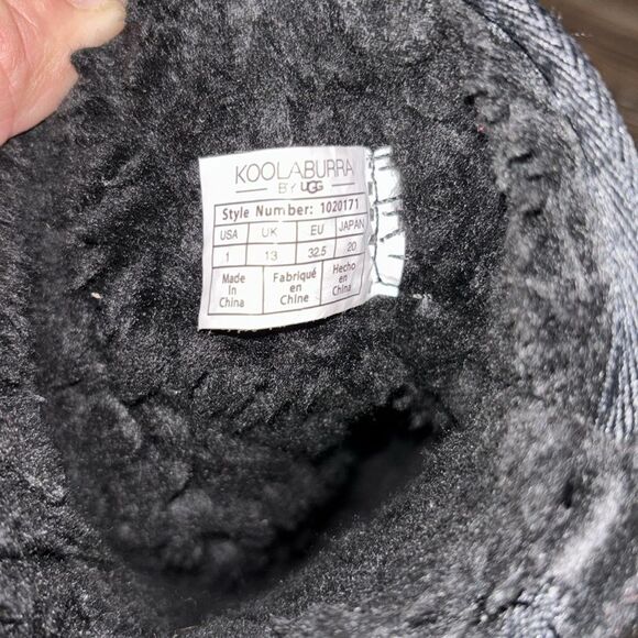 Koolaburra by UGG black suede faux fur insider inside size youth 1. - Picture 6 of 7